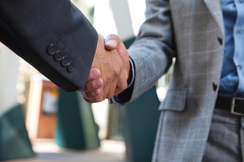 3652985-business-people-shaking-hands